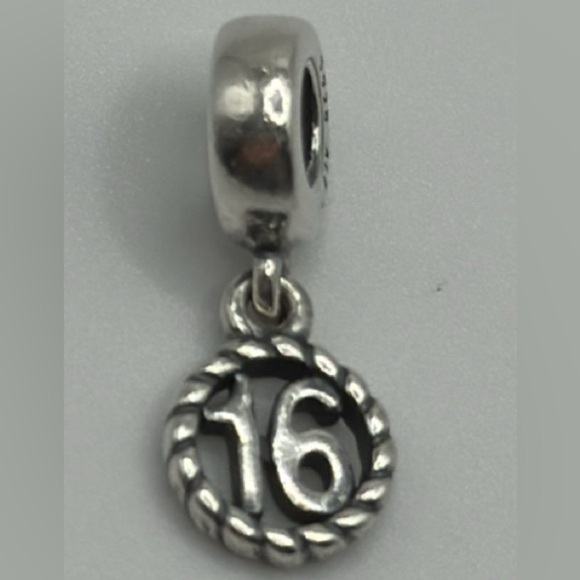 Pandora 16 charm - Picture 1 of 5